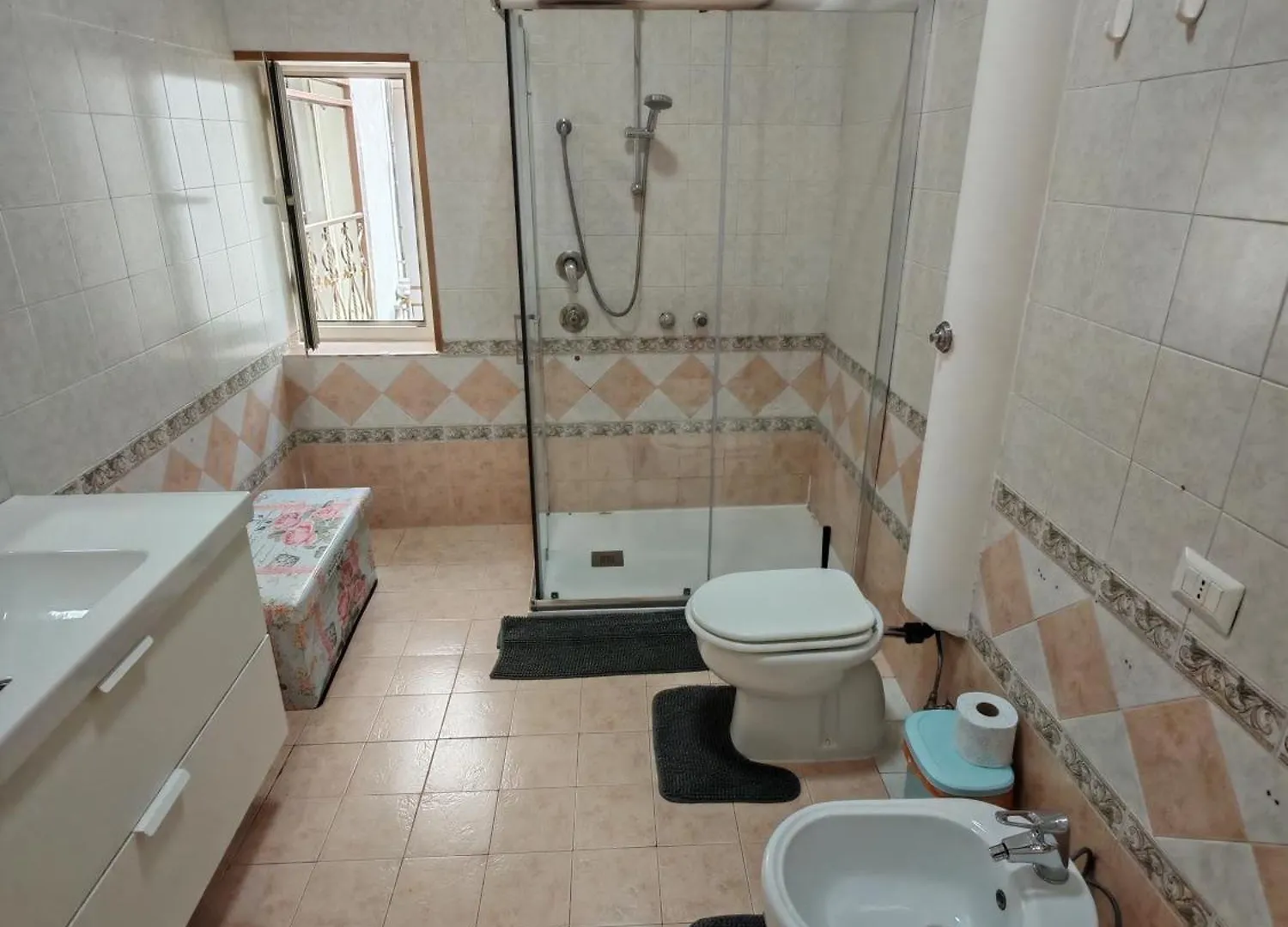Spaccanapoli House 0*, Naples Italy